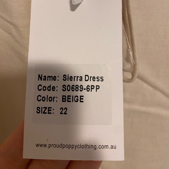 Beige sierra dress - Picture 2 of 2